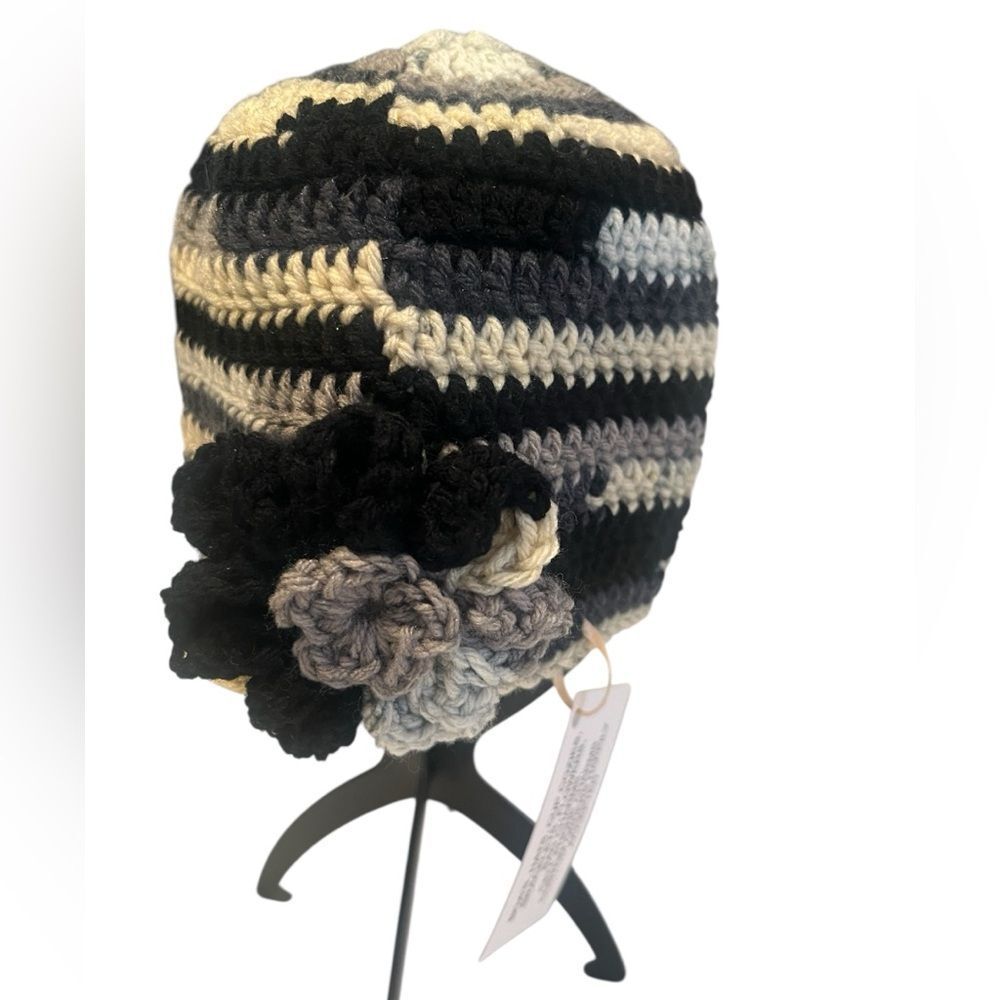 NWT Angelas Designs hand crocheted one of a kind grey black tan hat with flower
